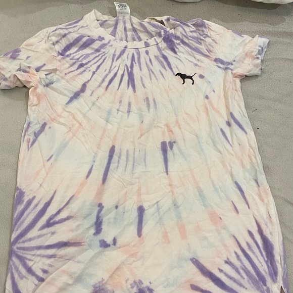 Tops - Picture 5 of 16